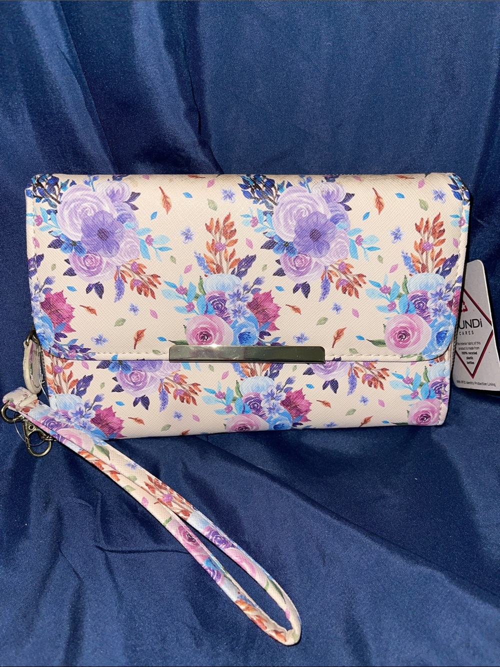 Mundi Floral Cream with a Floral Design Wristlet Clutch
